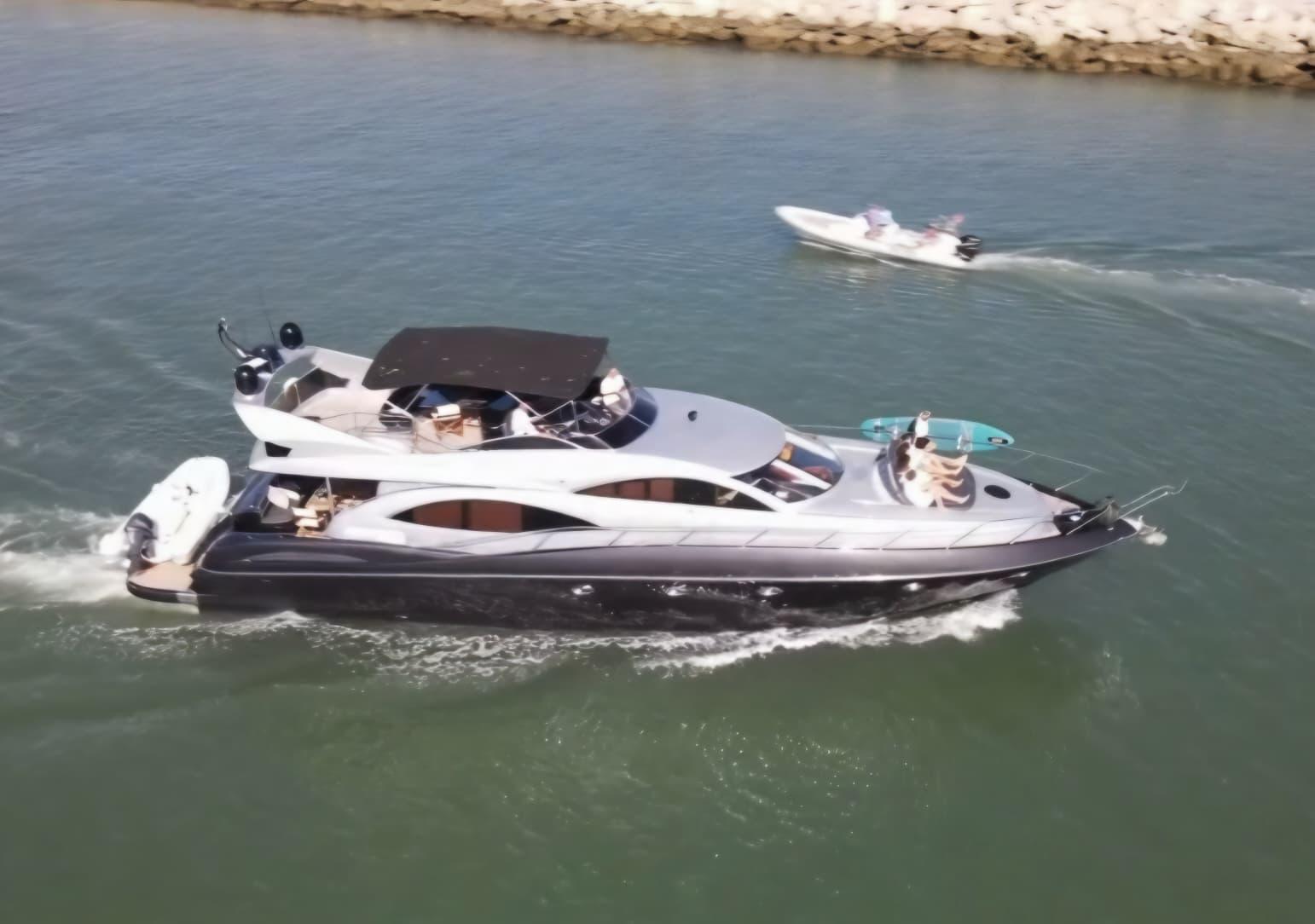 Experiência única em iate de luxo em Vilamoura.