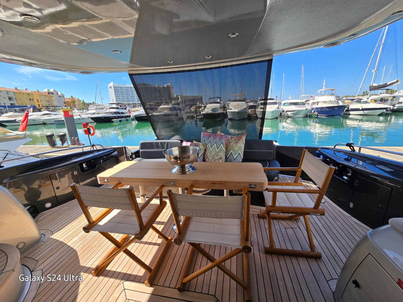 Experiência única em iate de luxo em Vilamoura.