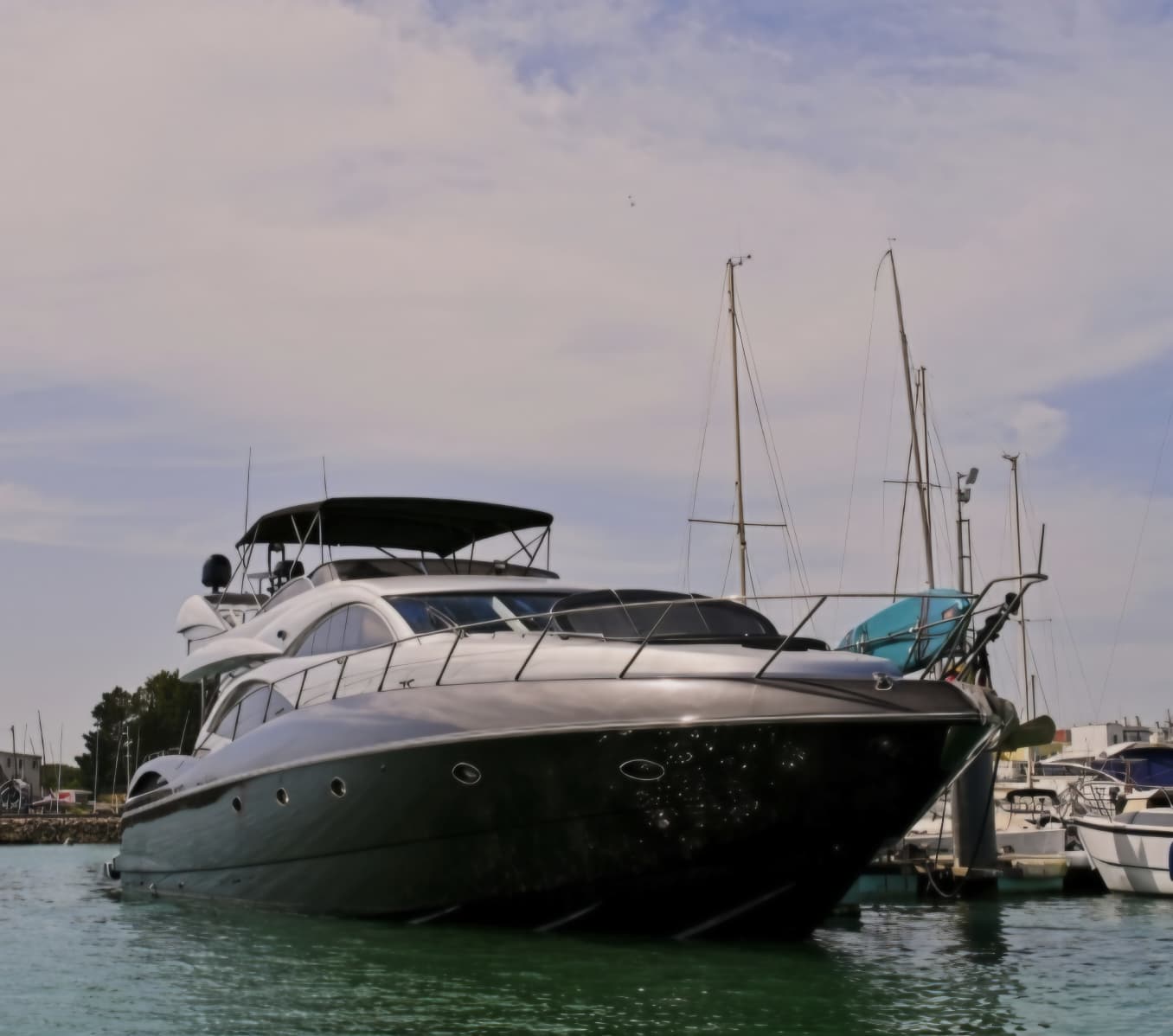 Experiência única em iate de luxo em Vilamoura.