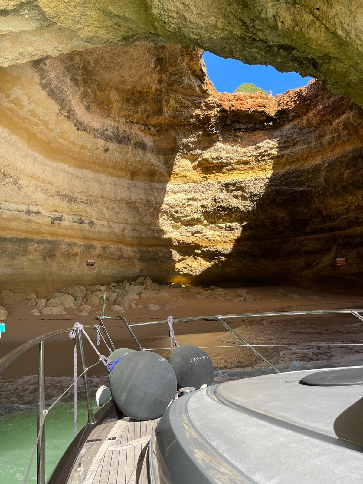 Experiência única em iate de luxo em Vilamoura.